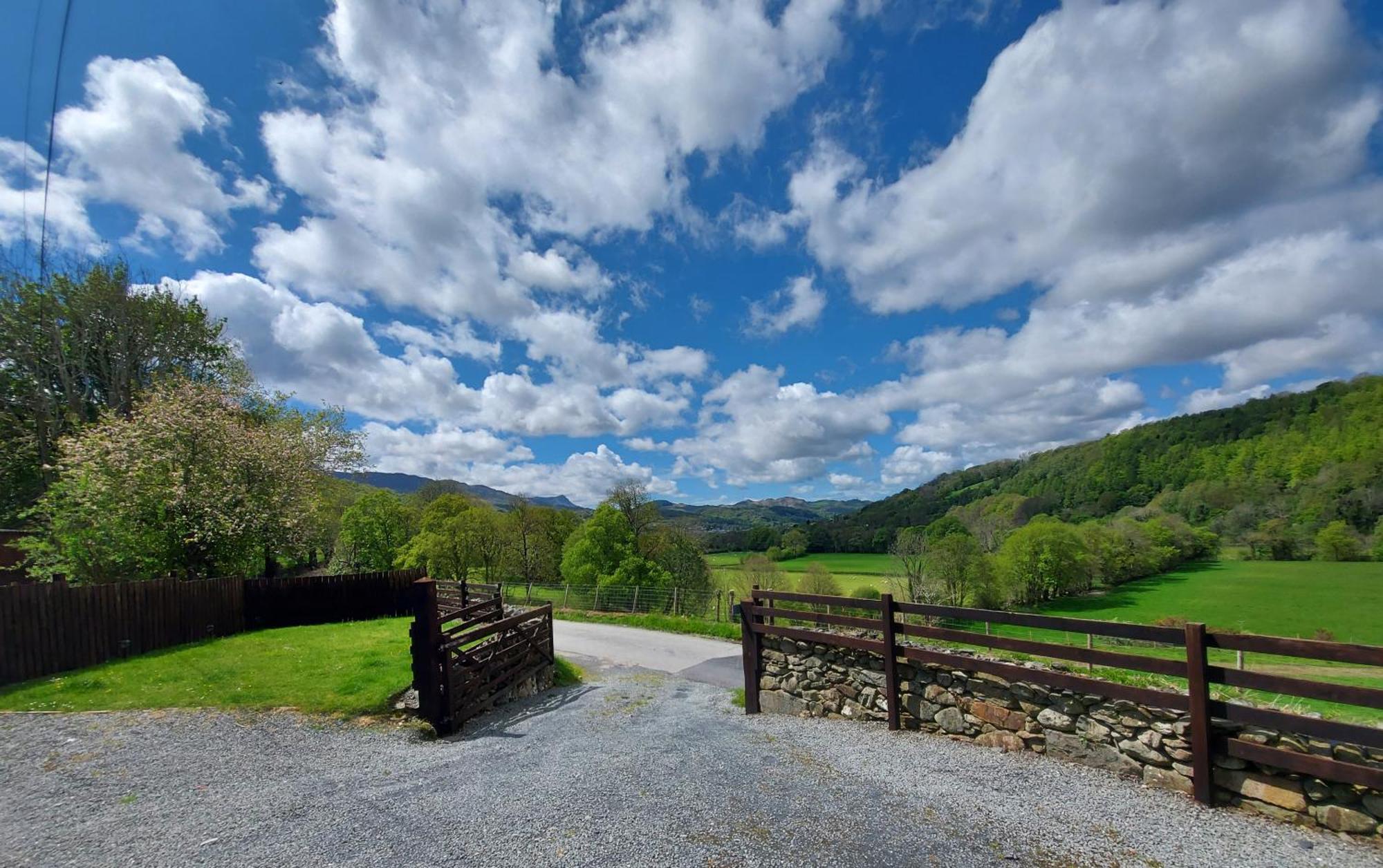 Cader Mountain View Cottage With Hot Tub In Snowdonia Dolgellau Exterior foto